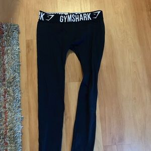 Gym shark leggings